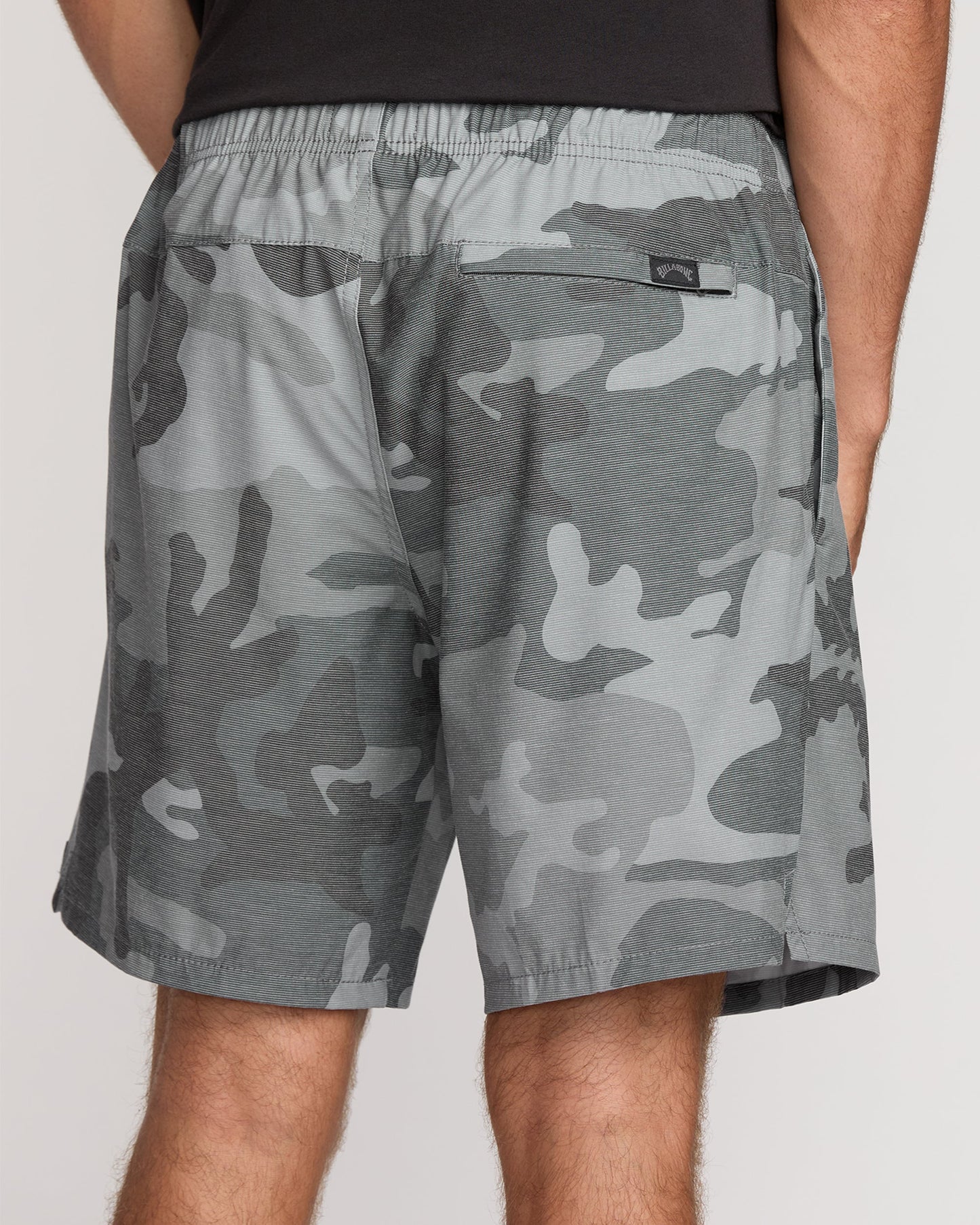 Crossfire Elastic Submersible 18" Hybrid Shorts - Black Camo