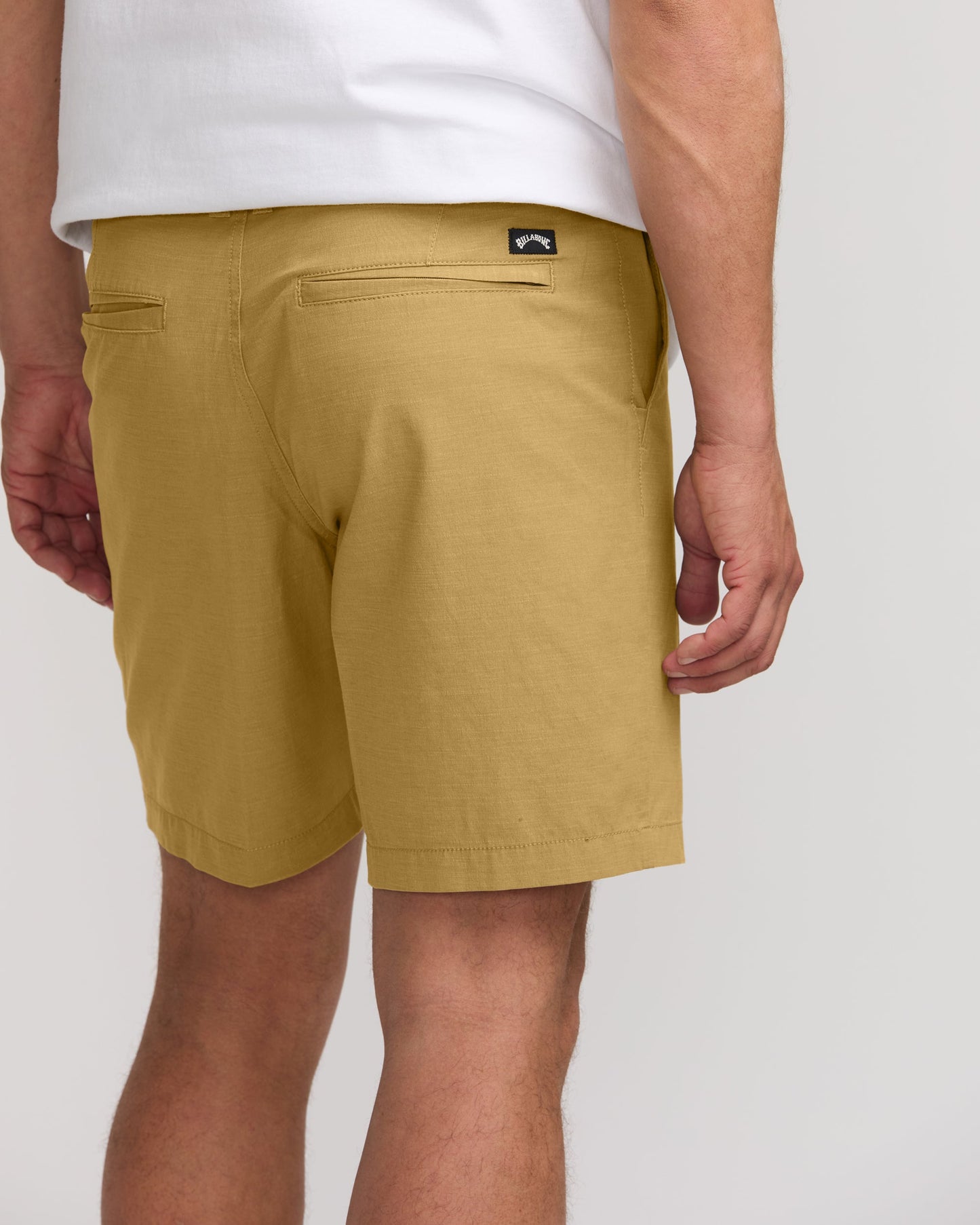 Crossfire Wave Wash Submersible 18" Hybrid Shorts - Khaki