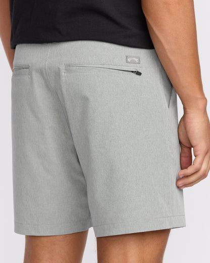 Crossfire Submersible 17" Hybrid Shorts - Green Ash