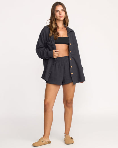 In The Waves Short - Black Sands